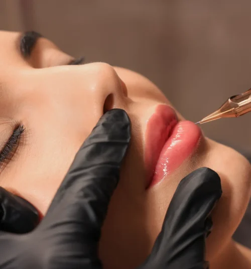 Epicure Salon Ajak tetoválás